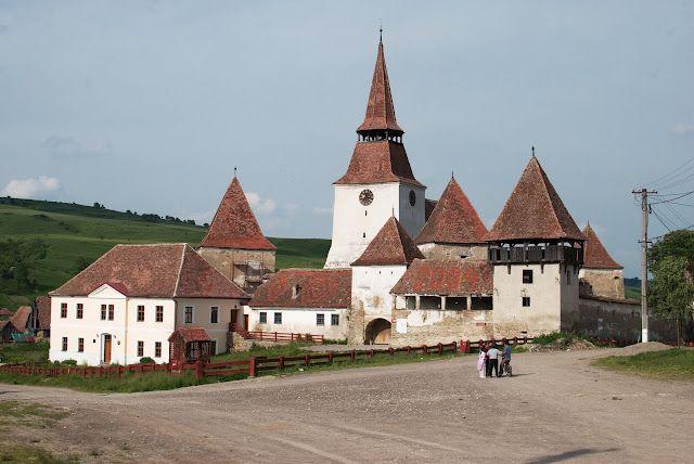 Stroll along the watchtower road of the fortress in Archita.