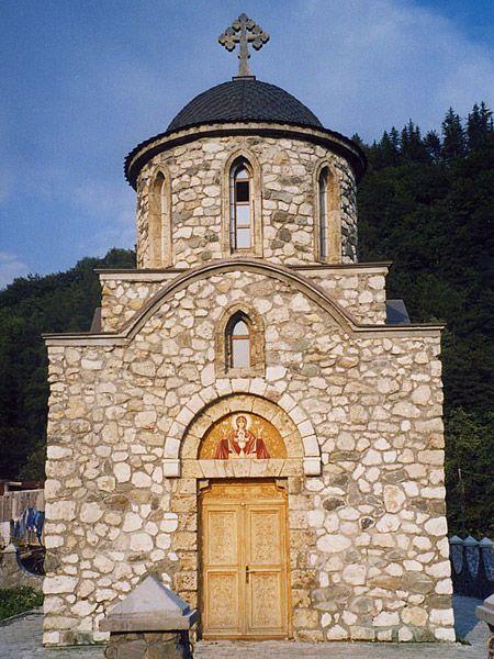 The story of Queen Maria's heart, hidden in the rock for 27 years.