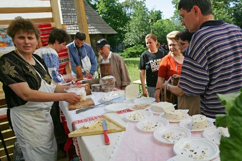 Telemea cheese, a tradition from the Mărginimea Sibiului region.
