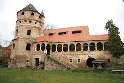 Bethlen Castle in Criș