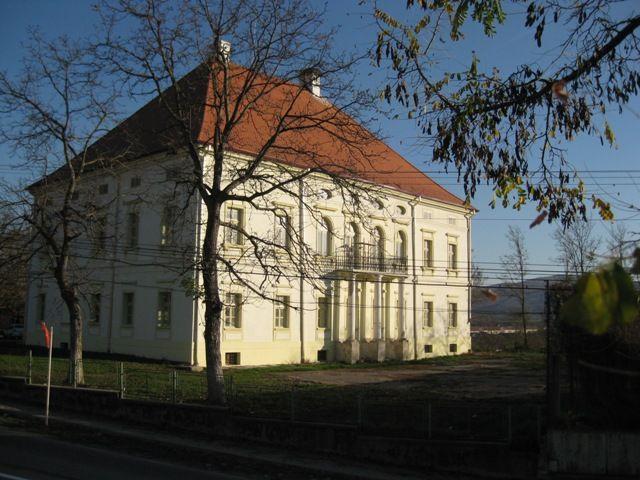 The history of Rhédey Castle in Sângeorgiu de Pădure