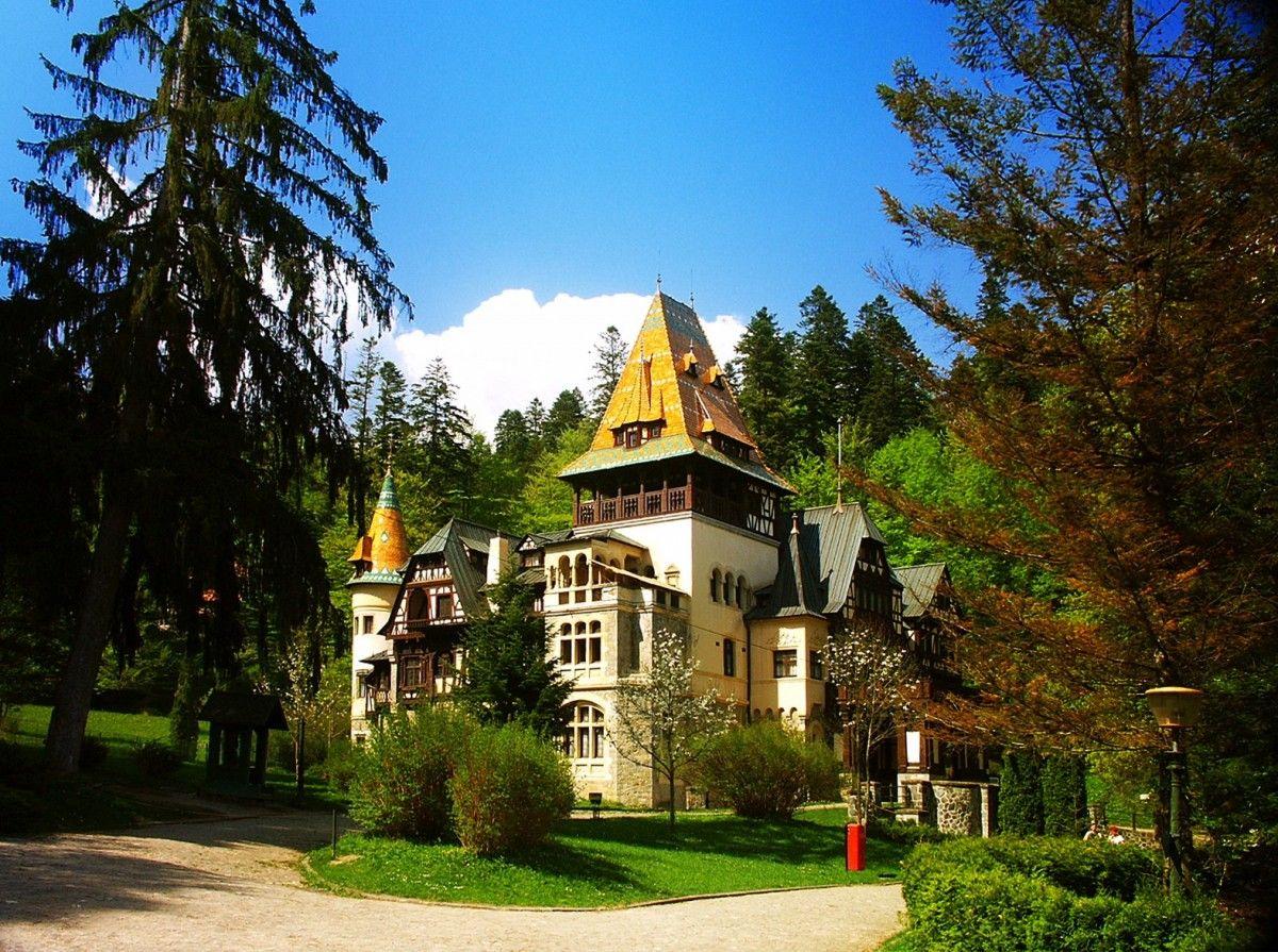Pelișor Castle
