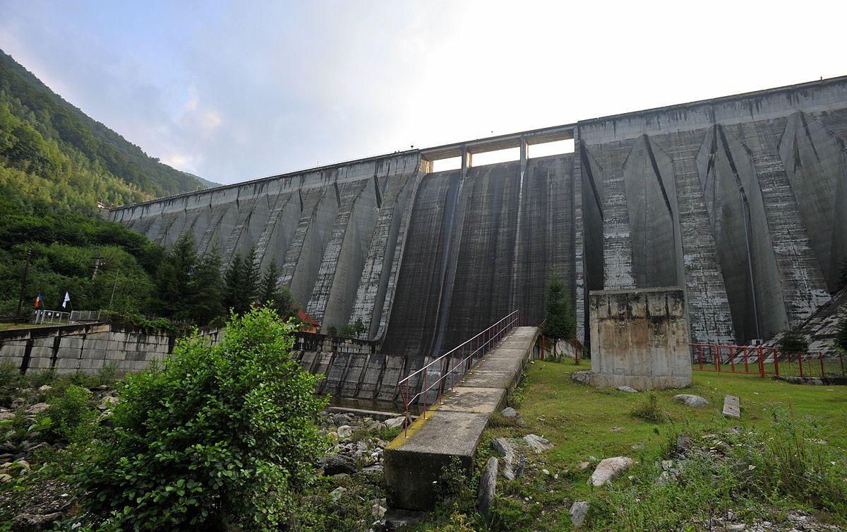 Weekend relaxation at the Gura Râului Dam